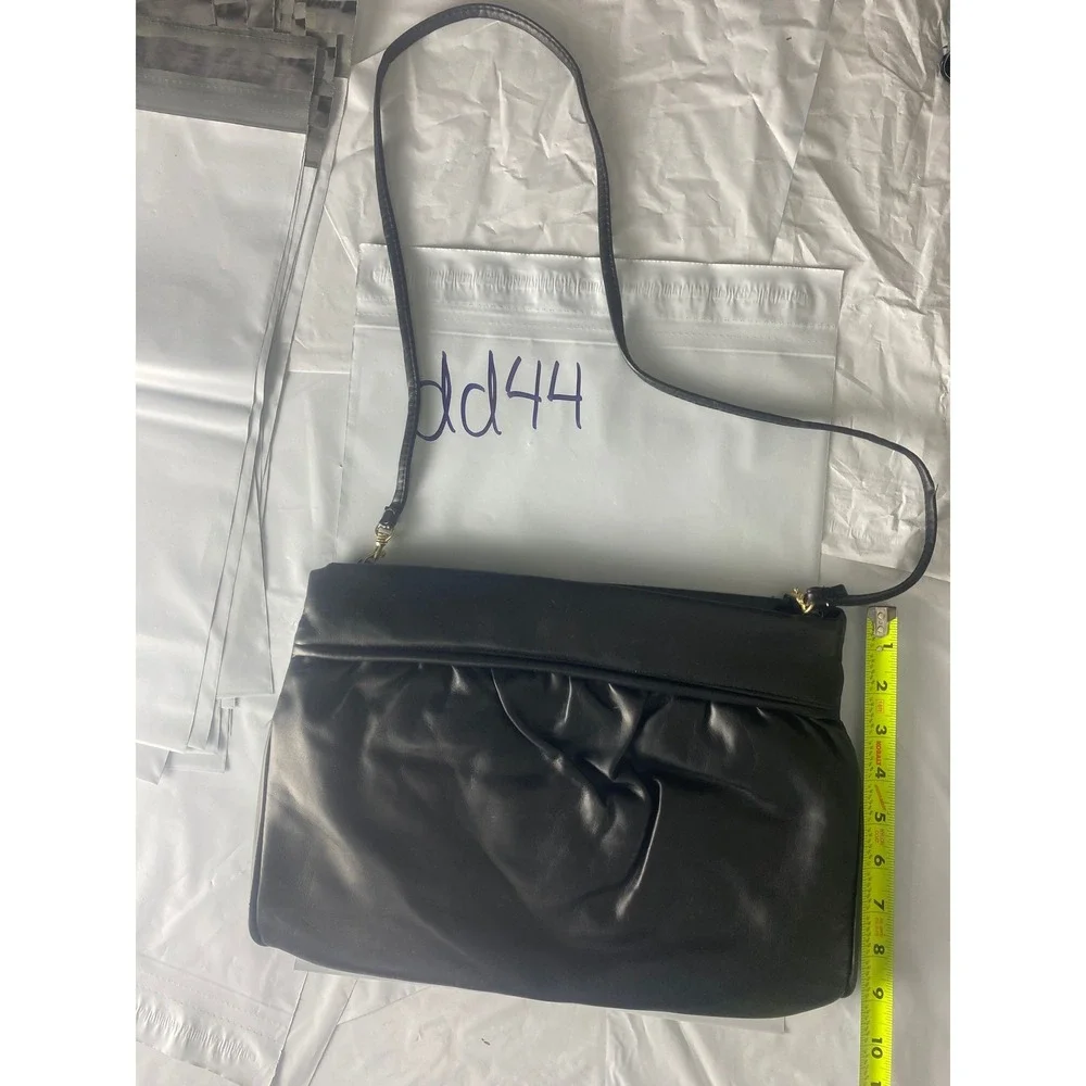 Vintage Black Leather Crossbody Bag Gold Hardware Shoulder Messenger Purse‎